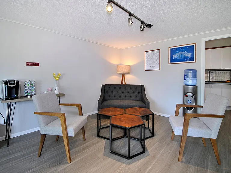 Surrey Park Apartments — Photo 34