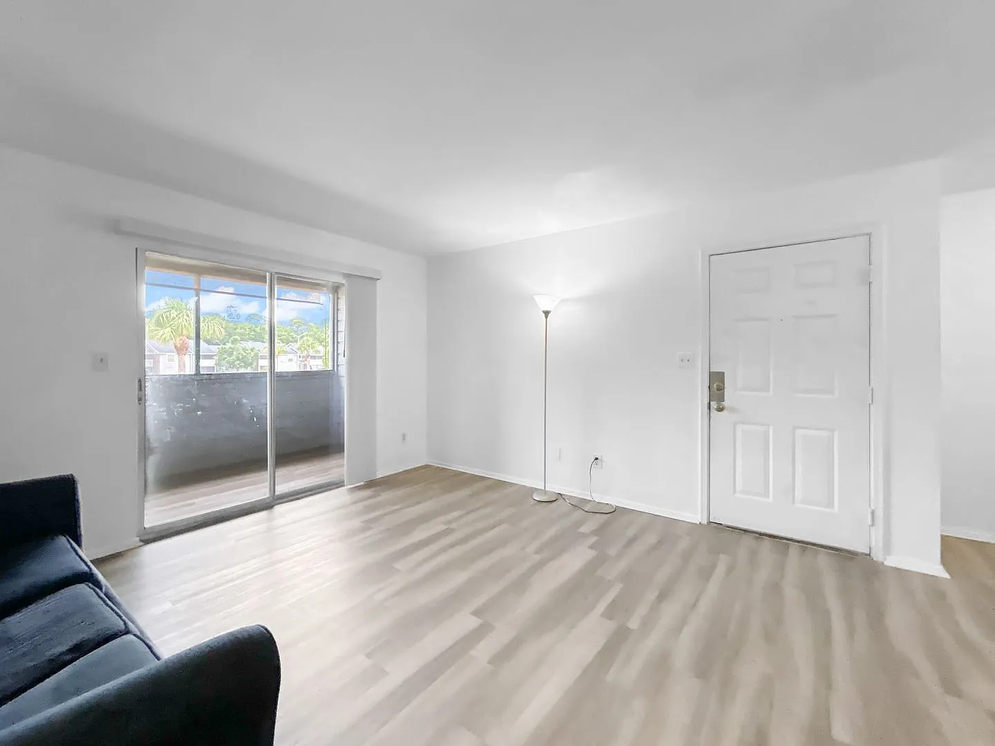 Spacious Condo Living in a Prime St. Petersburg Location! 2bed | 1bath — Photo 2