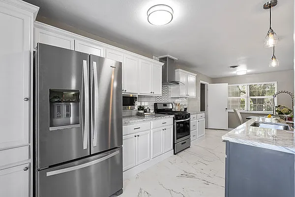 4 bed, 1963 sqft, $2,700 — Photo 3