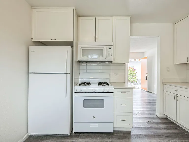520 S. Desert View Drive — Photo 6