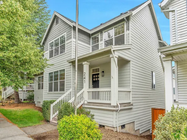 241 SW 105th Ter, Portland, OR 97225