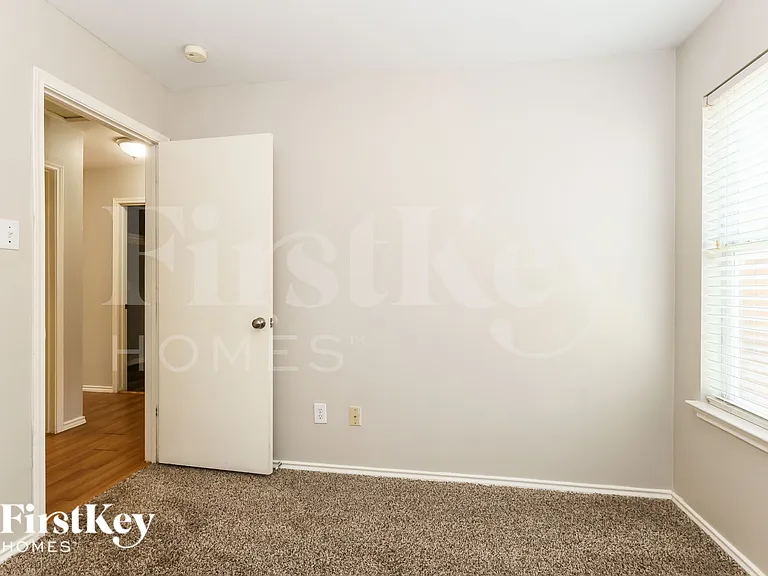 7919 Raven Creek Ln — Photo 15