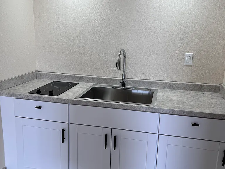 Farmington Flats — Photo 15