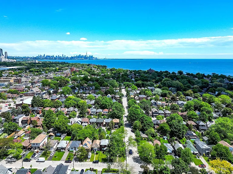 40 Emerald Cres #1 — Photo 39