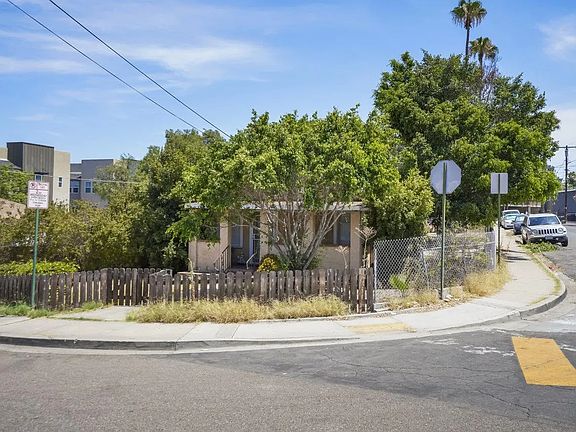 3rd image of 4451 Parks Ave