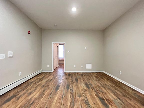 5th image of 116 Van Horne St APT 1
