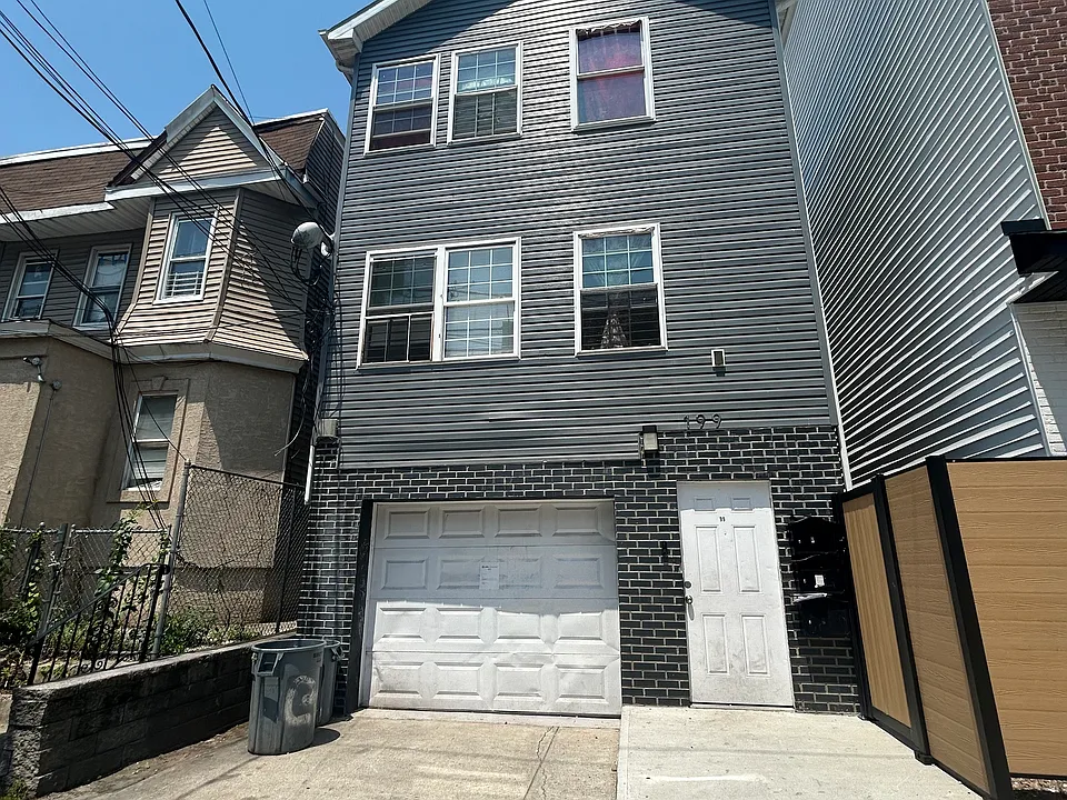 199 Governor St #2