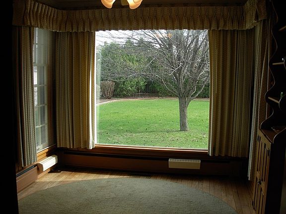 Dining Area-Backyard View