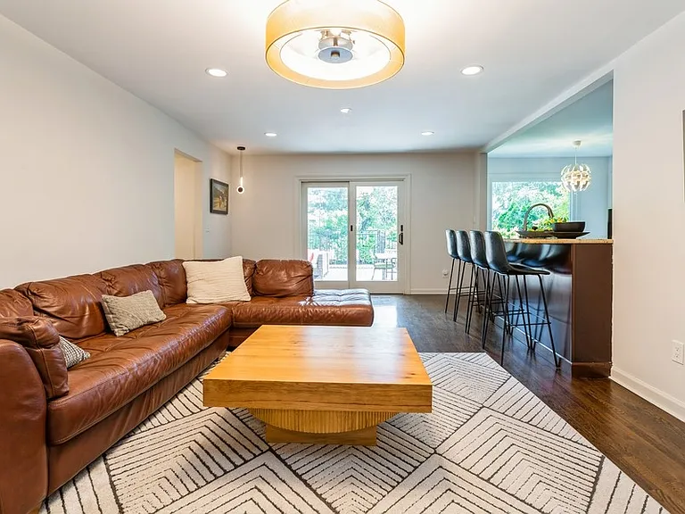 437 Summit St — Photo 11