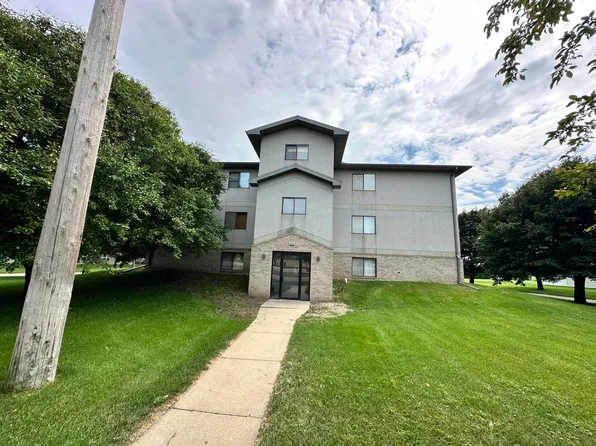 470 21st St SW APT 302, Huron, SD 57350