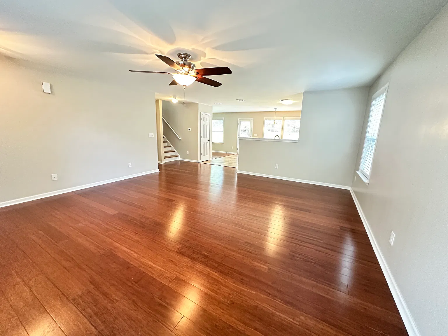 1044 Joselynn Drive — Photo 4