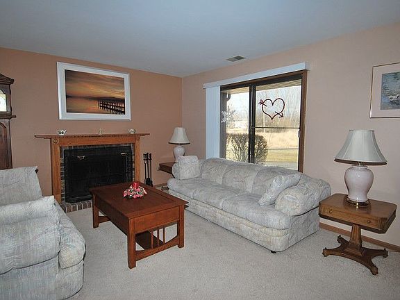 5th image of 13904 Catherine Dr