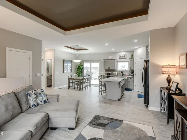 707 Walter Way, Bismarck, ND 58503