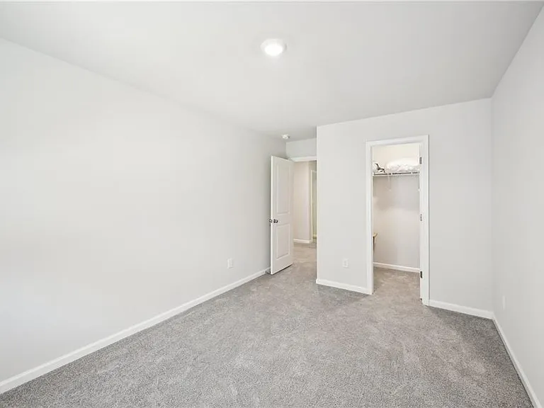4437 Ben Hill Rd — Photo 17