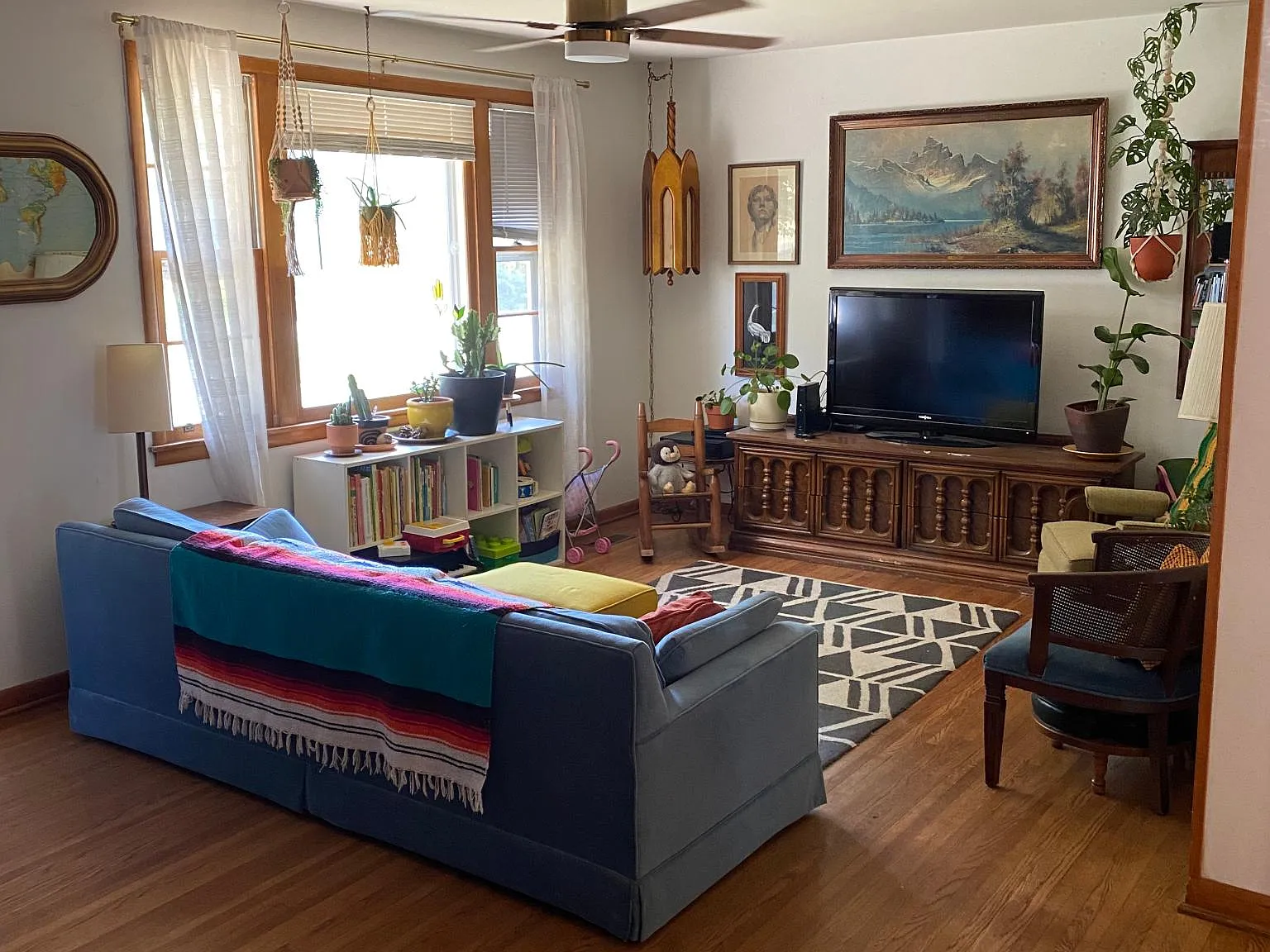 713 Robert Burns Dr — Photo 2