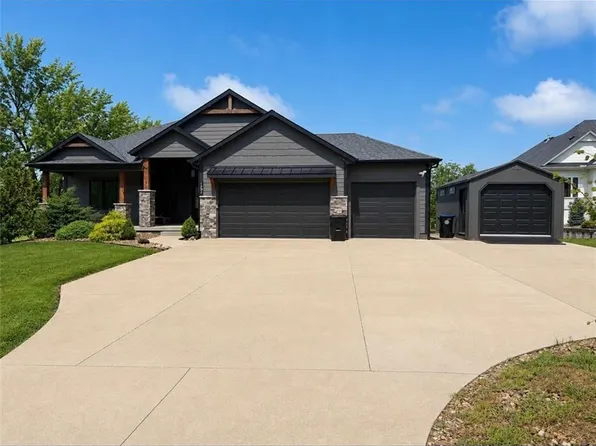 1504 Country Club Dr, Pleasant Hill, MO 64080