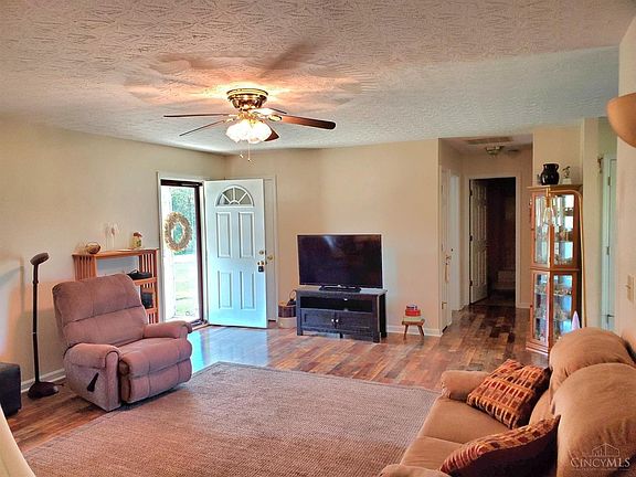 5th image of 506 Shannon Way