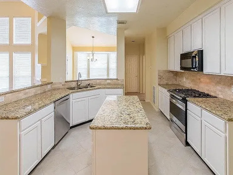 2027 Mabry Mill Rd — Photo 5