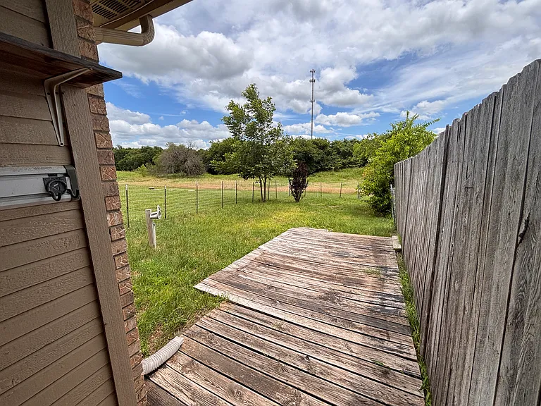 985 Underwood Rd — Photo 13