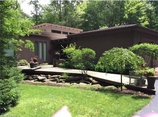 5700 Oak Hill Dr NW, Warren, OH 44481