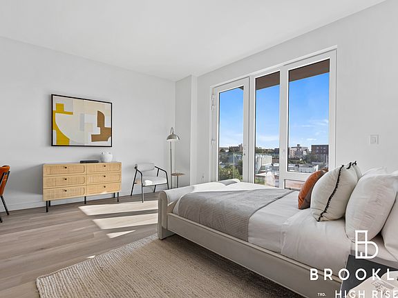 5th image of 50 E 10th St #505