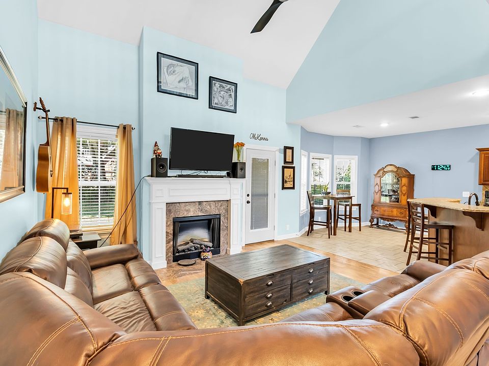 1st image of 110 Bancroft Ct