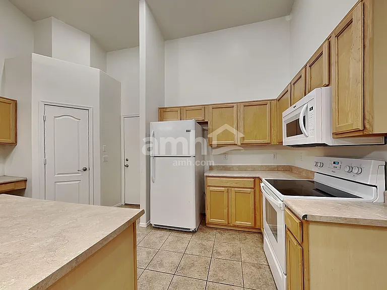 21948 E Camina Plata — Photo 3