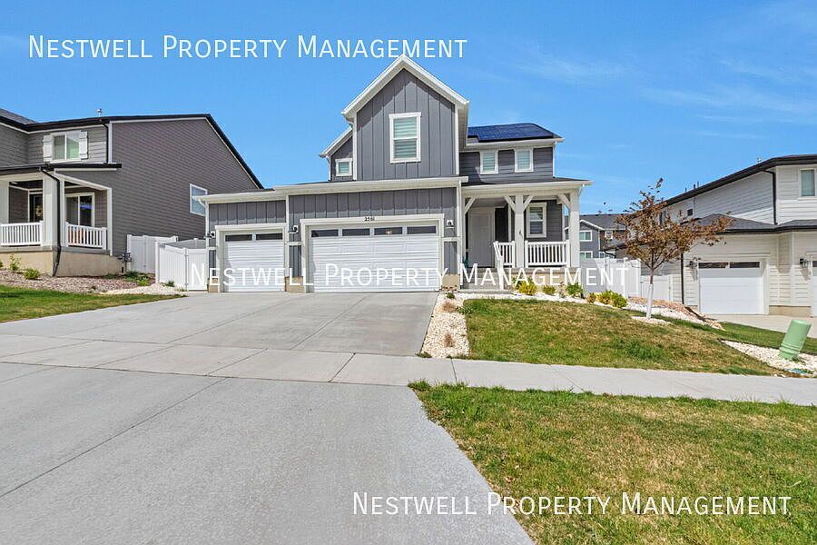 1st image of 2561 N Geranium Dr