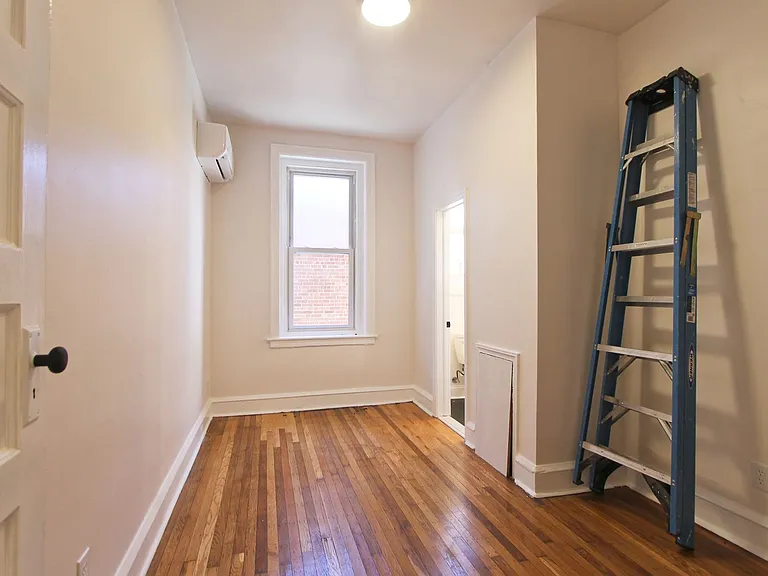326 W Chelten Ave — Photo 14