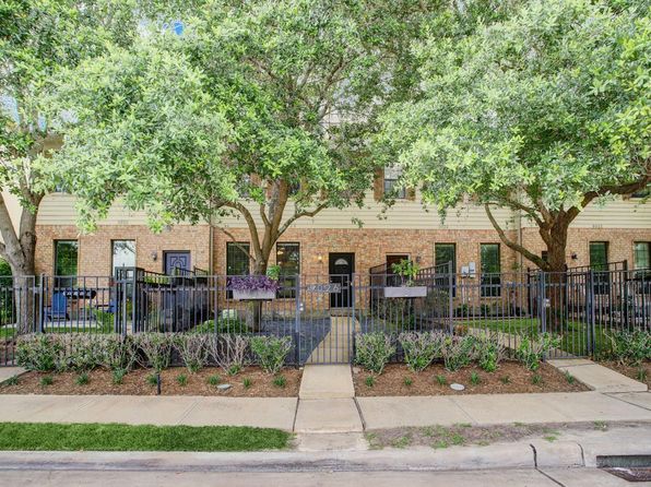 Property image for 9026 Lakes At 610 Dr, Houston, TX 77054