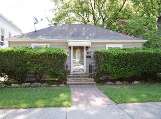 423 N County St, Waukegan, IL 60085