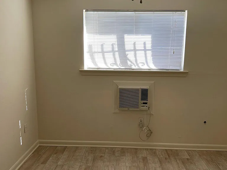 115 S Leo St #3 — Photo 8