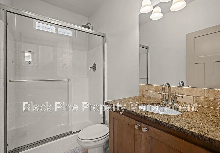 909 N 31st St — Photo 18