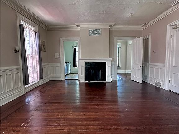 2nd image of 912 Lafayette Ave