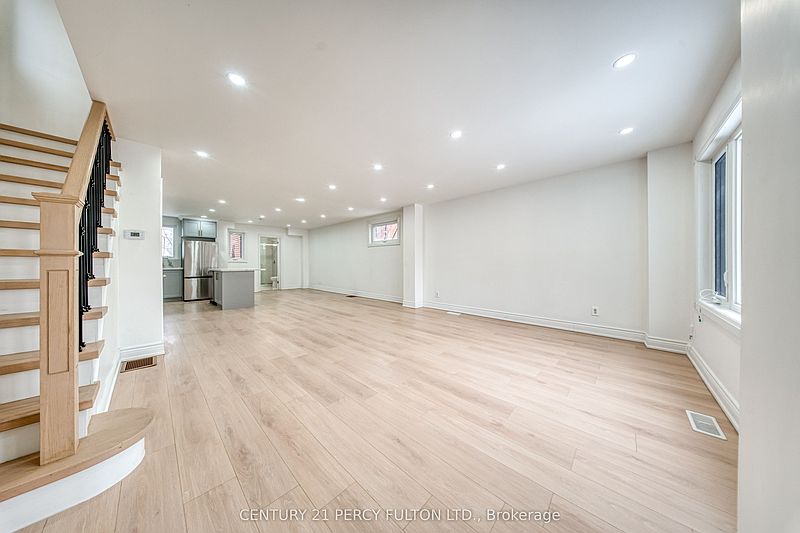 Toronto House for rent - 4 Bedrooms — photo 3