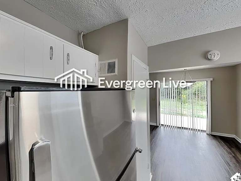 333 Park Ridge Cir — Photo 4