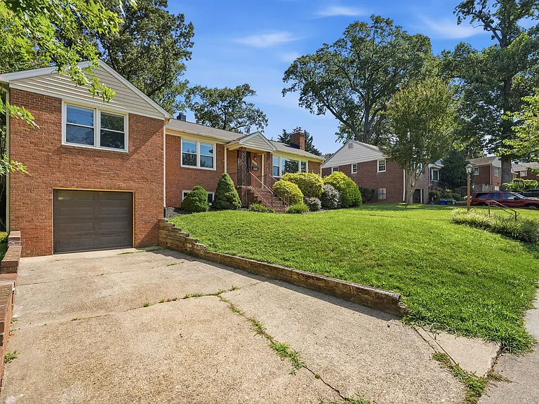 5223 Yorktown Blvd — Photo 3