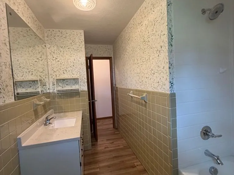 2201 Grey Ridge Rd — Photo 18