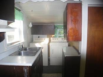 2nd image of 251 Baldwin St