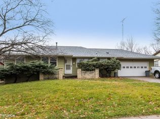 806 18th Ave, Coralville, IA 52241