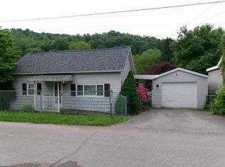 25 3rd St, Shinnston, WV 26431