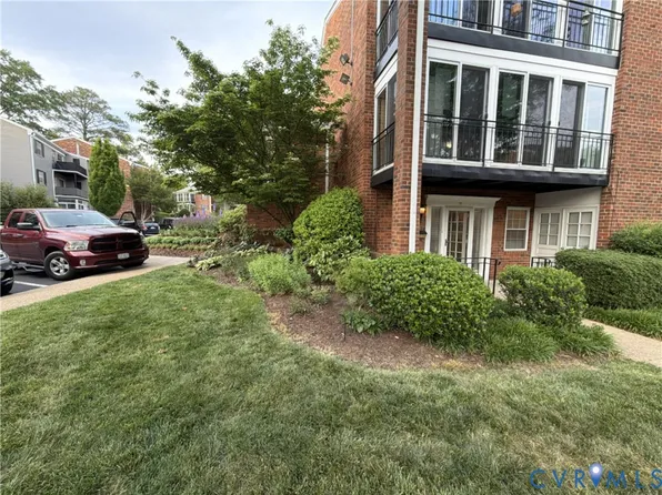12 Red Fox Ln, Henrico, VA 23228