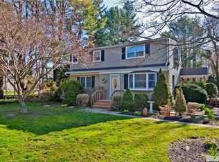 85 Oregon Ave, Medford, NY 11763