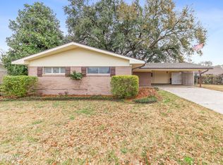 106 Woodcrest Dr, Lafayette, LA 70506