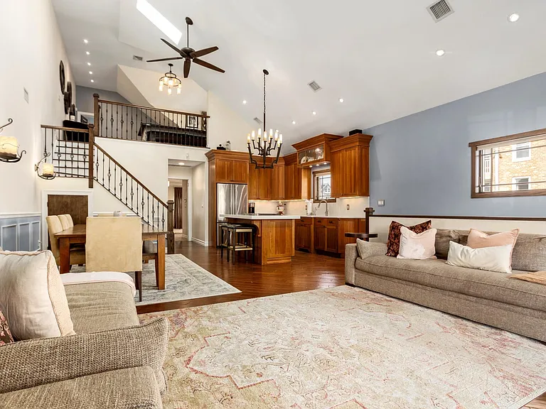 847B E Broadway #B — Photo 15