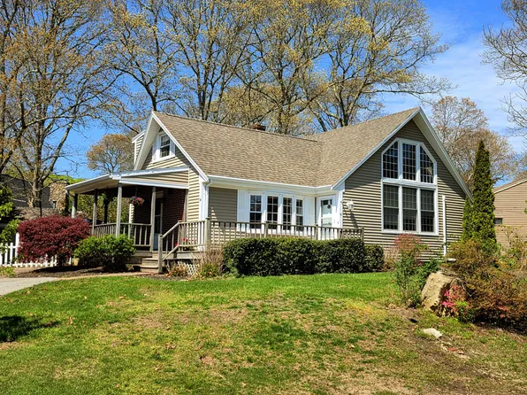 16 Pine Hollow Road, East Falmouth, MA 02536