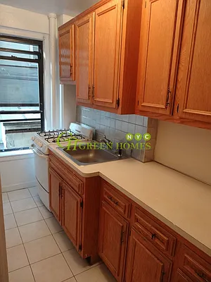 Rented by Green Home NY Realty LLC | media 19