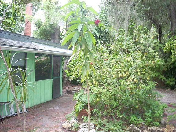 4th image of 1929 10th St