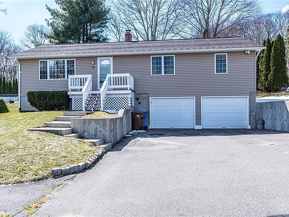 3rd image of 66 Deer Run Ln