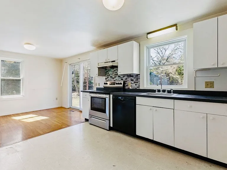 2255 State Hwy #B — Photo 4
